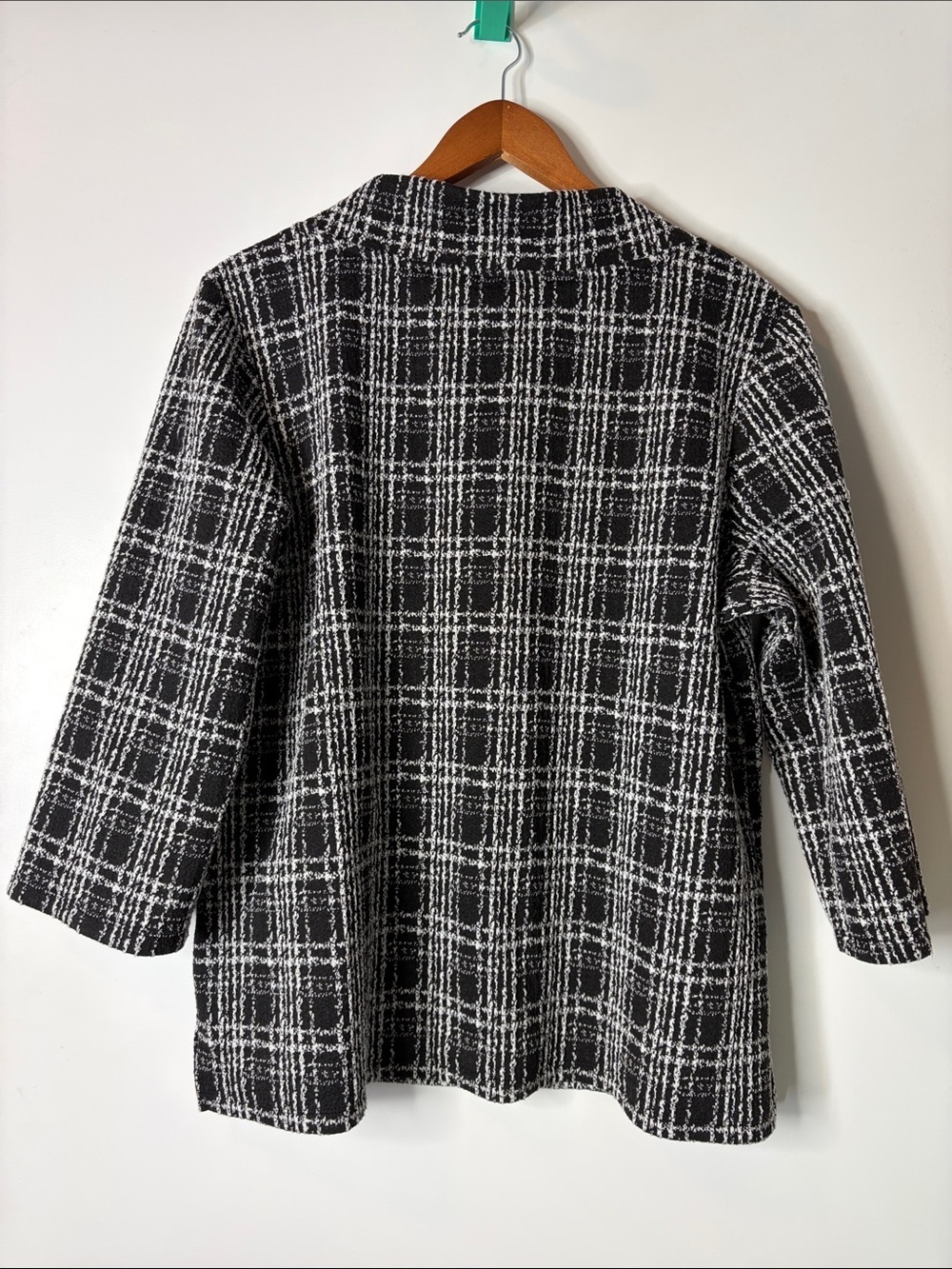 Investments Black and White Plaid Knit Tunic - Picture 3 of 6